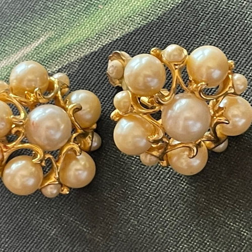 Custom Jewellery vintage earrings with pearls like new