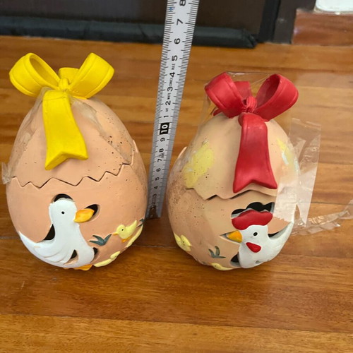 Ceramic Easter vases like new, 16x7cm each