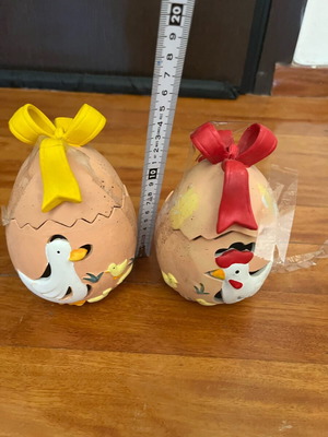Ceramic Easter vases like new, 16x7cm each