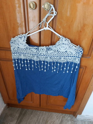Halter neck blouse used, one size, with yellow cord