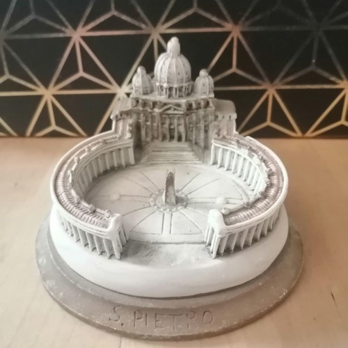 Decorative item used with detail