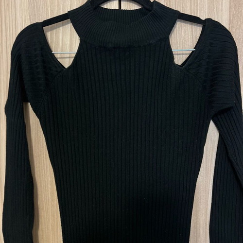 Black knitted dress like new, one size, with side slit