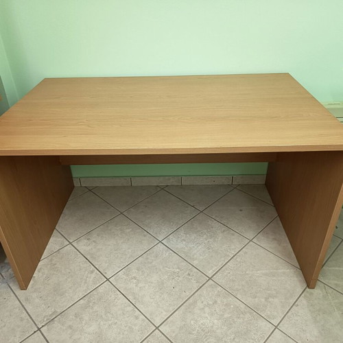 Desk used in very good condition
