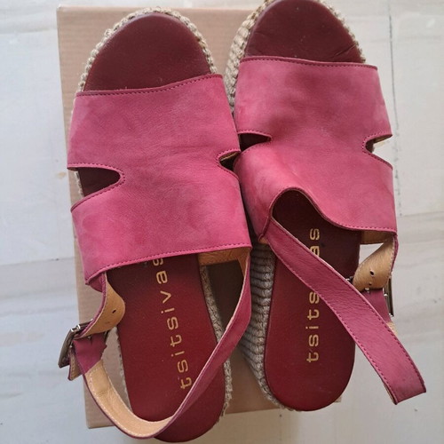 Tsitsivas pink leather platform sandals like new