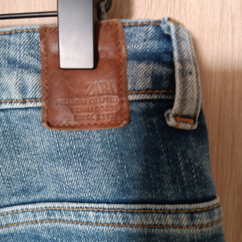Zara Z1975 ripped jeans like new, blue mid waist size M