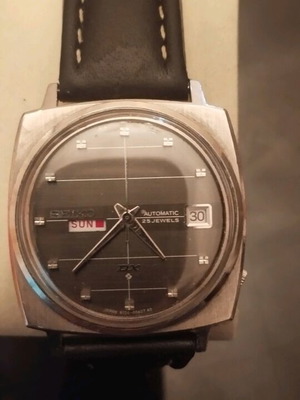 Seiko wristwatch like new, black, men's