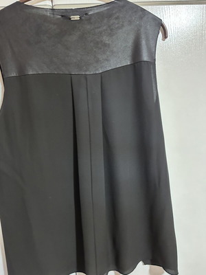 BSB sleeveless women's top black like new