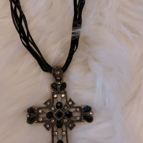 Vintage cross impressive like new with chain