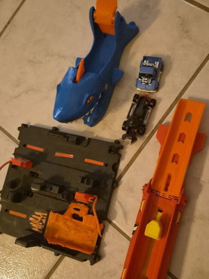 Hot Wheels tracks and cars used