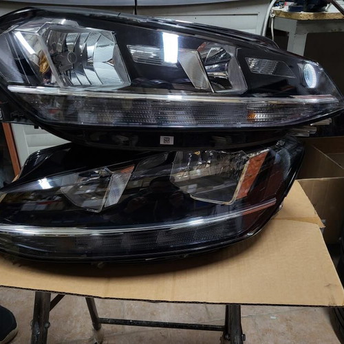 Volkswagen Golf 7.5 2019 Bleumotion headlights like new