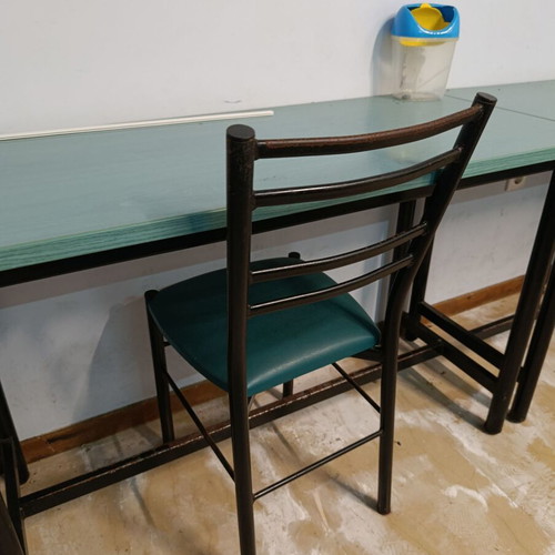 Desk and chair like new