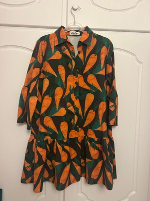 Chaton Bronco dress with buttons and colorful carrot pattern new