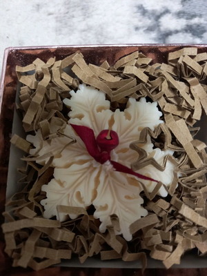 Handmade snowflake candle new in gift box