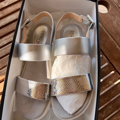 Feng Shoe sandals new, genuine leather natural suede, silver 37.5