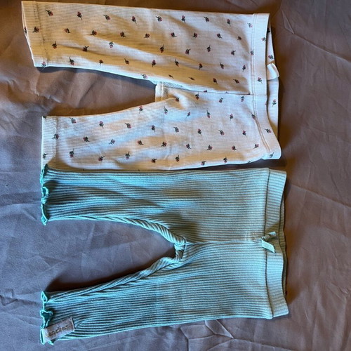 Set of 2 baby leggings like new, Benetton 6-9 months and H&M 4-6 months