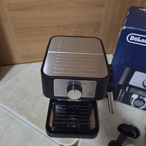 De'Longhi Stilosa EC260.BK Espresso Machine New, 15 Bar Pressure, 1100W