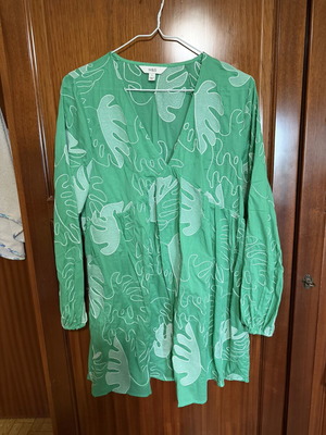 Mini dress Marks & Spencer like new, comfortable fit, white and green