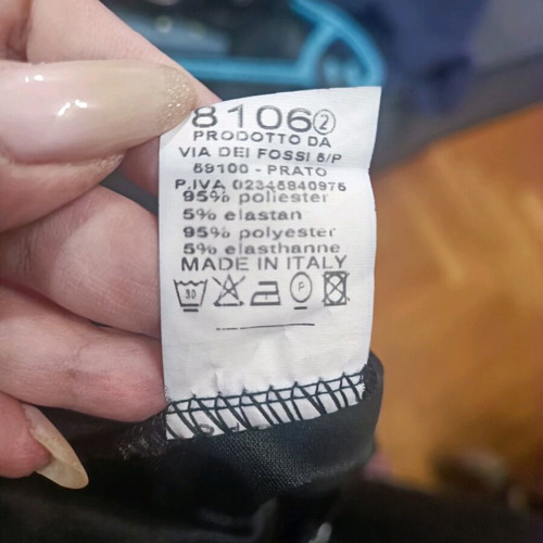 Black leggings like new with design on waistband