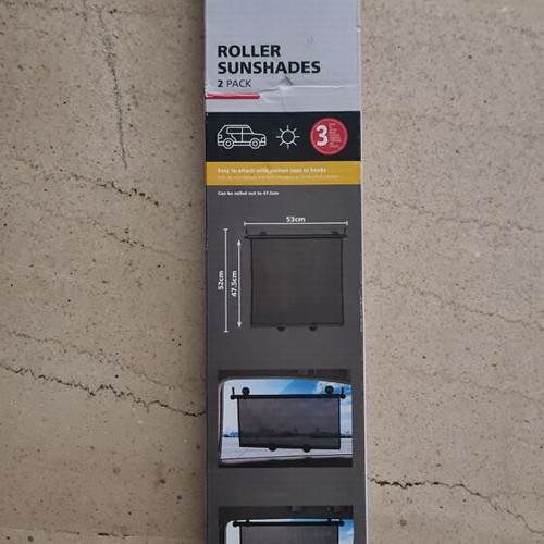 Car sunshade roller 2-pack like new
