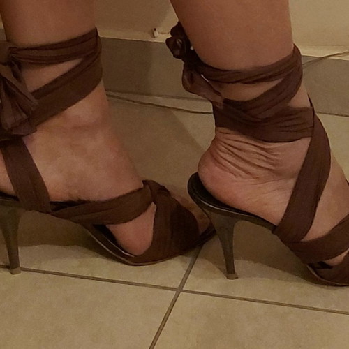 Sandals used with fabric brown, size 39