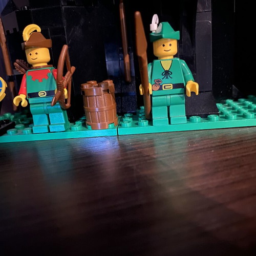 Lego 6054 Forestmen’s Hideout set, complete