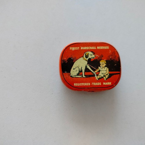 Small tin box with gramophone needles "MARSCHALL NEEDLES", MADE IN GERMANY.