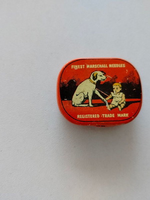 Small tin box with gramophone needles "MARSCHALL NEEDLES", MADE IN GERMANY.