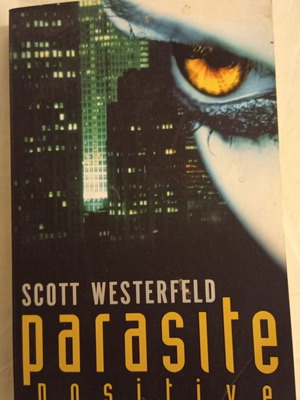 Βιβλίο Parasite του Scott Westerfeld σαν καινούργιο, αγγλικά