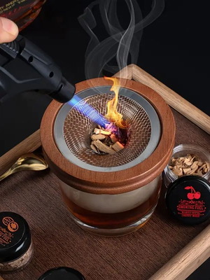 Cocktail smoker set with 4 wood chips new