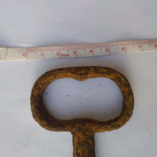 Antique keys used, pack of 2, very large