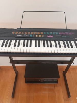 Casio CTK-520L αρμόνιο σαν καινούργιο με βάση και αναλόγιο