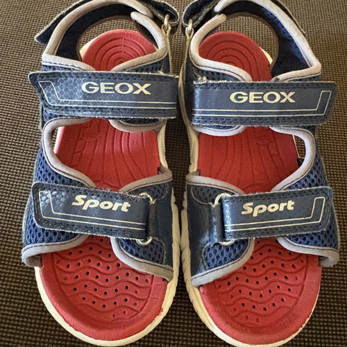 Geox sandals size 32 used with light-up feature, blue