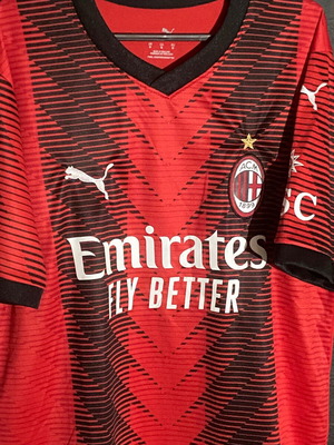 Φανέλα AC Milan 2023/24 εντός έδρας Medium από Puma, πολύ καλή κατάσταση
