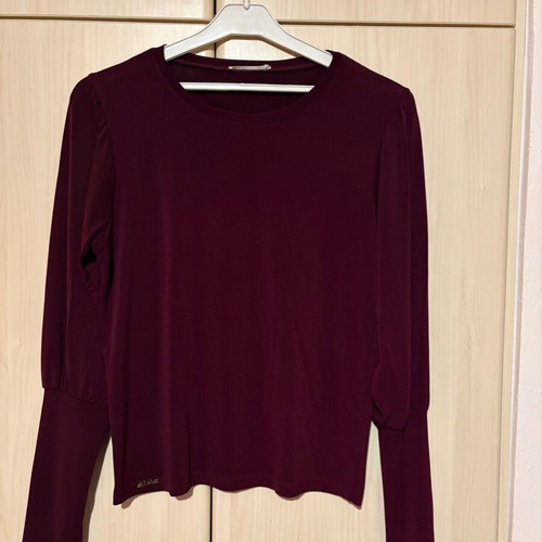 Blouse with bishop sleeves burgundy red like new