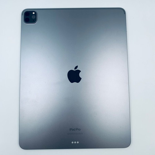 iPad Pro 12.9 2022 256GB used with Magic Keyboard, charger and cable