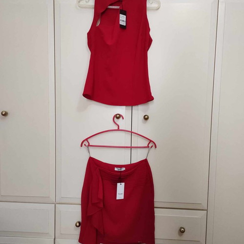 Toi&Moi skirt and blouse set new, red, size small
