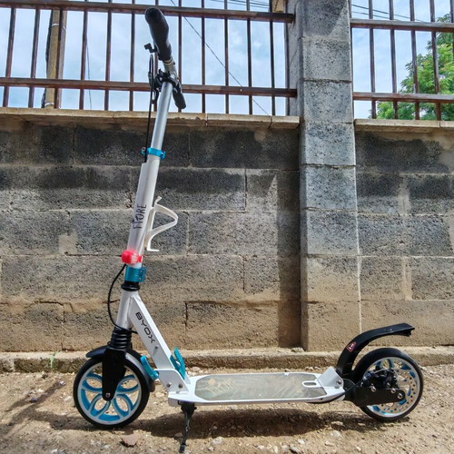 Byox scooters with disc brakes used, set of two