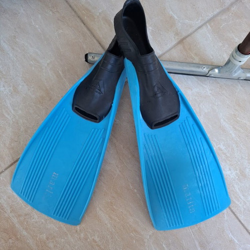 Fins like new, size 32-34