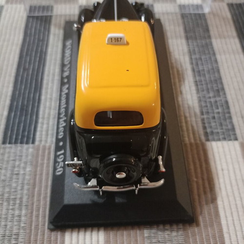 Deagostini Ford V8 Montevideo 1950 taxi model used