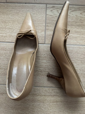 Kalogirou nude leather pointed toe pumps size 38 used