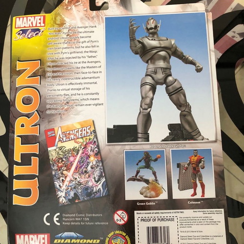 Ultron figure 7 inches Marvel Diamond Select new sealed with base