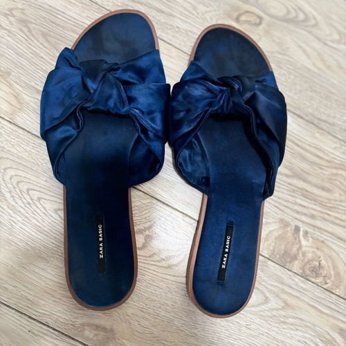 Straight satin sandals with bow Zara like new, size 40, blue