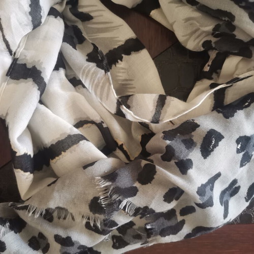 Matt scarf white, black, grey colors 175x80cm like new