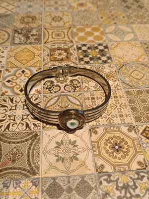 Bracelet with decorative eye, metal, like new