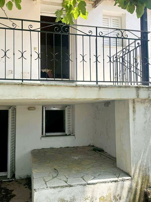 Μεζονέτα ανακαινισμένη με θέα θάλασσα και βουνό στην Καλαμάτα