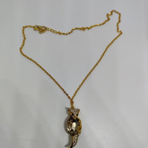 Fox Pendant Necklace like new, gold color with stones