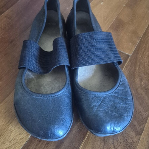 Camper black ballerinas like new, size 39