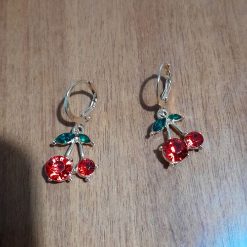 Cherry earrings new, gold color