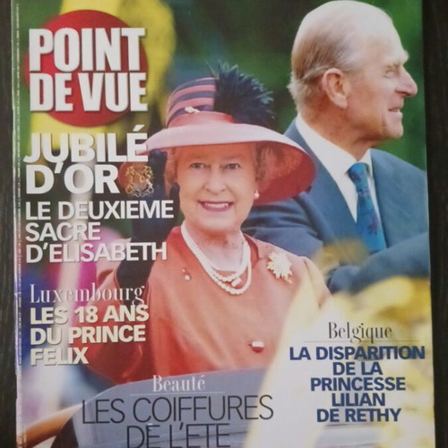 Point de Vue magazine Queen Elizabeth June 2002