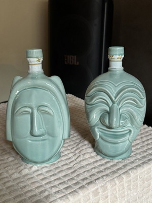 Korean vintage porcelain bottles like new, collectible